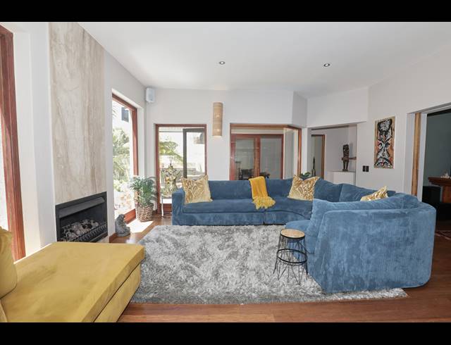 5 BEDROOM FREEHOLD TO LET IN NEWLANDS